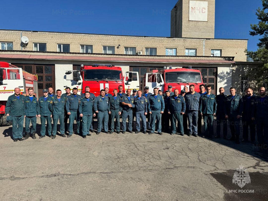 Сводный отряд подмосковных пожарных выполнил задачи в ЛНР и возвращается в свои подразделения